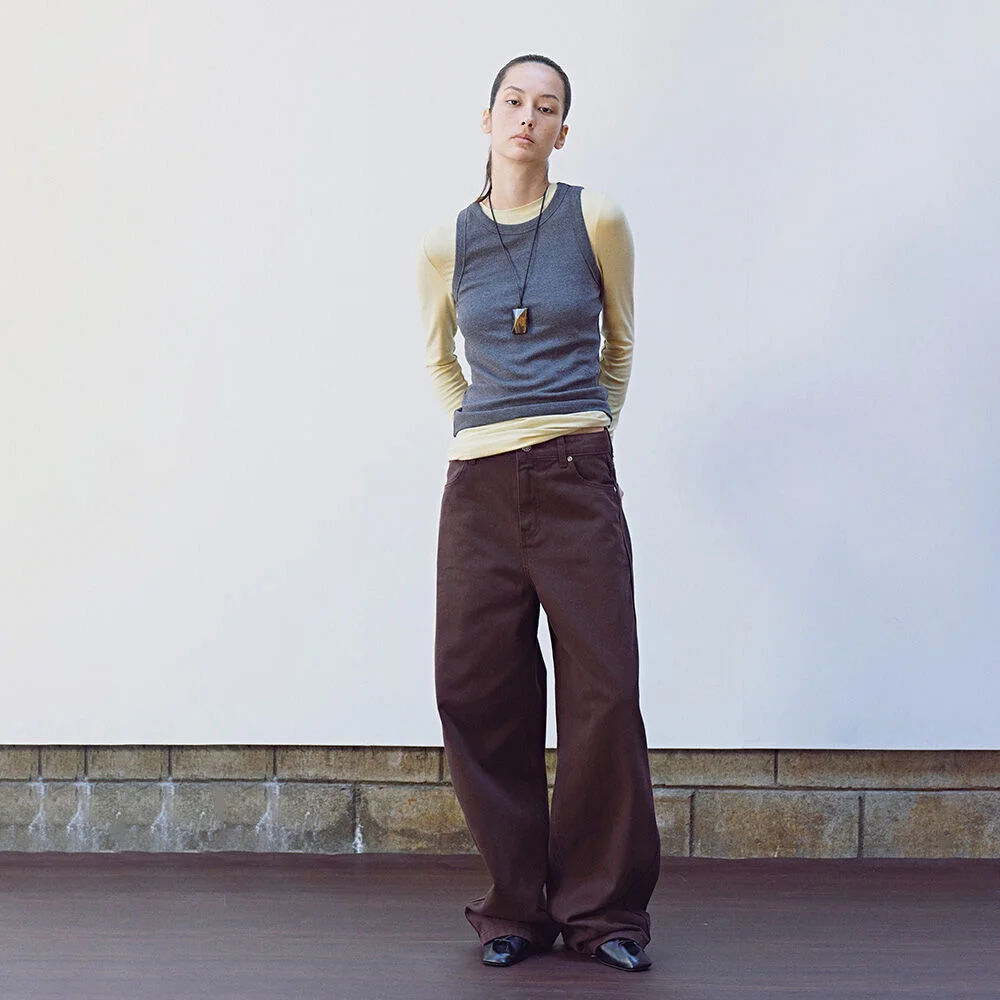 Curved-Fit Brown Denim Pants L119-93