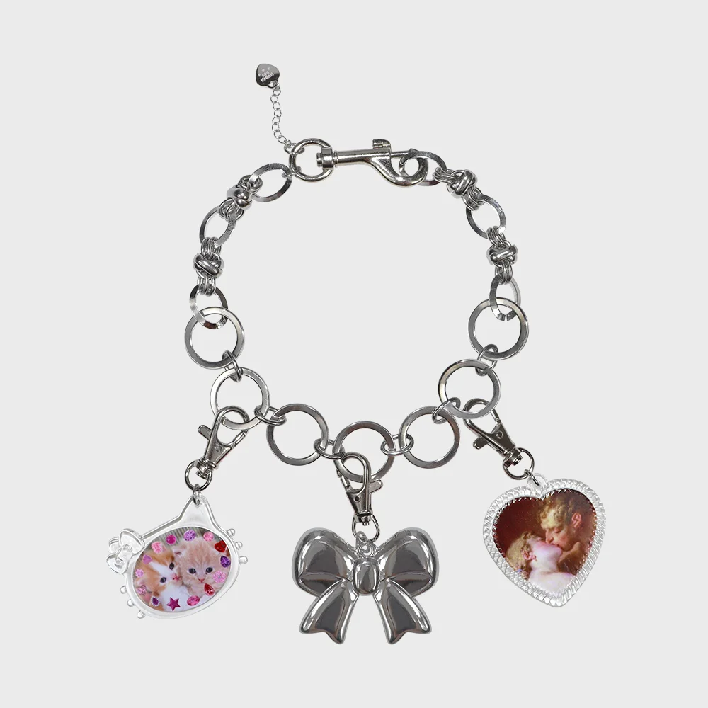 Ribbon frame necklace