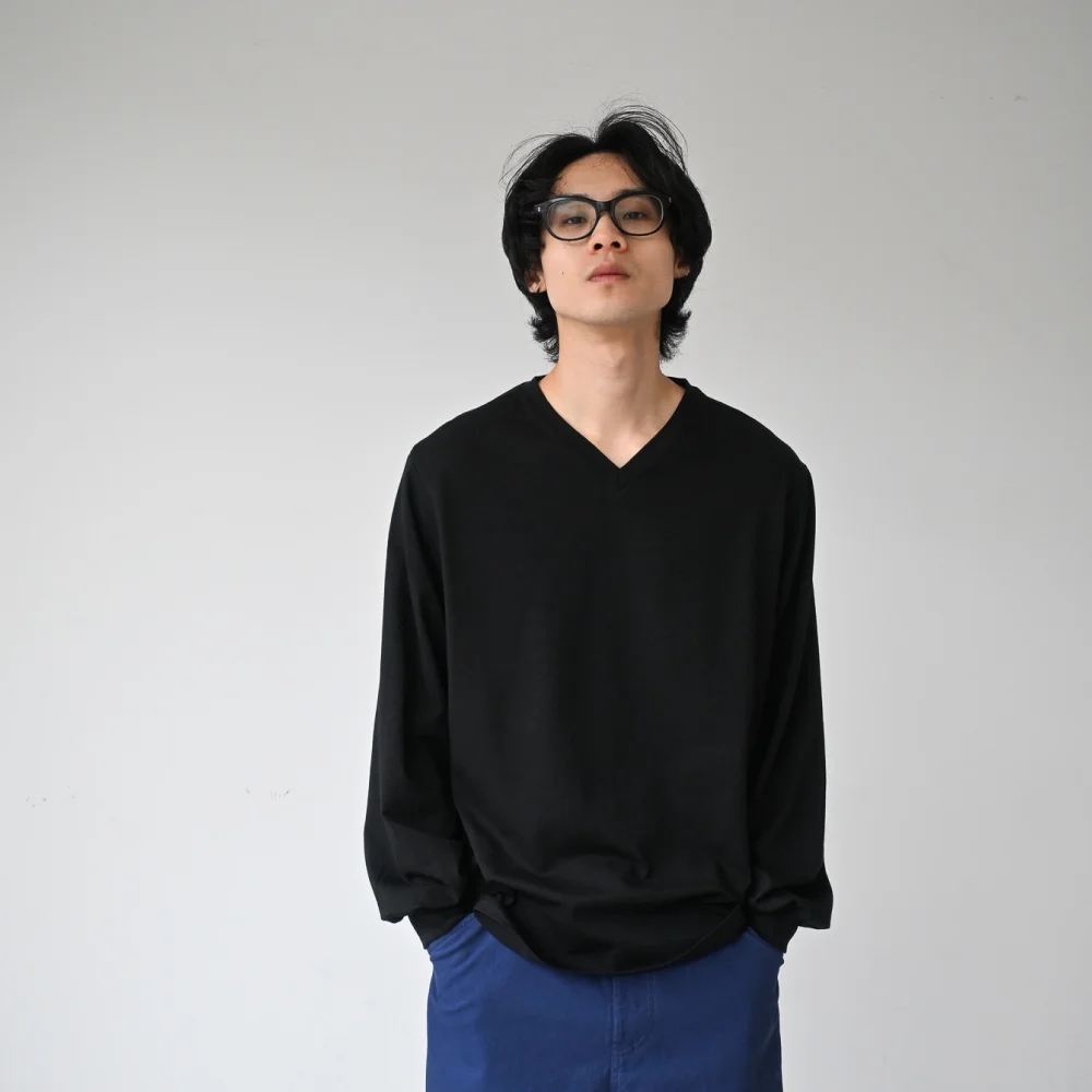 V-neck Long Sleeve Black
