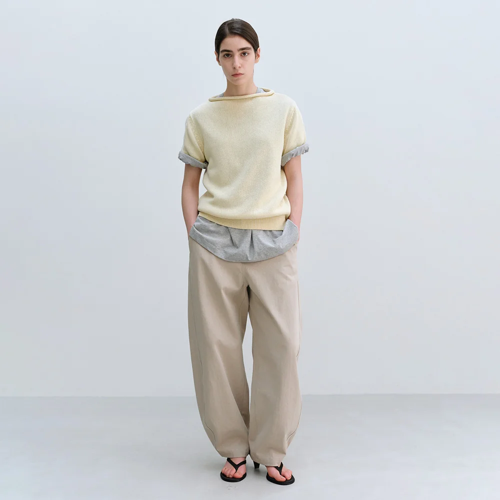 Soft Curved Pants in Light Beige