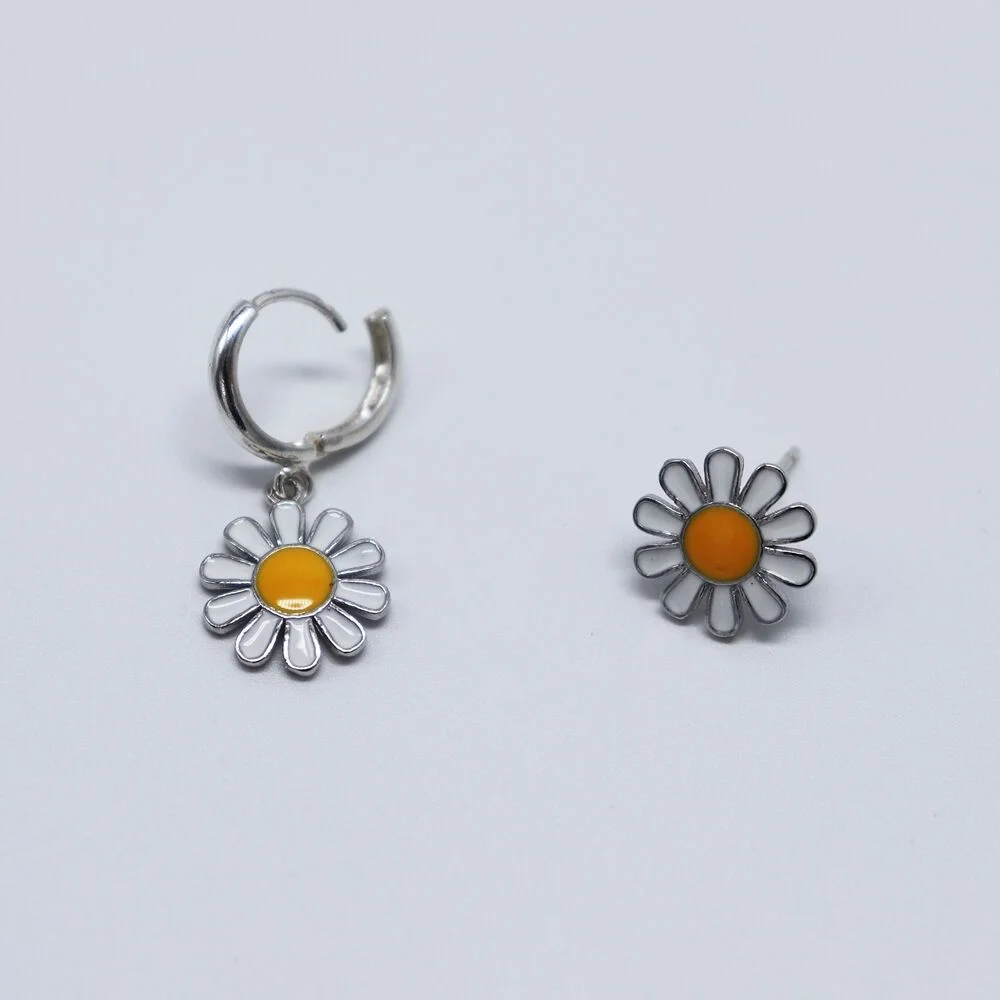 Cute daisy Earrings 雛菊 花 耳環 套裝