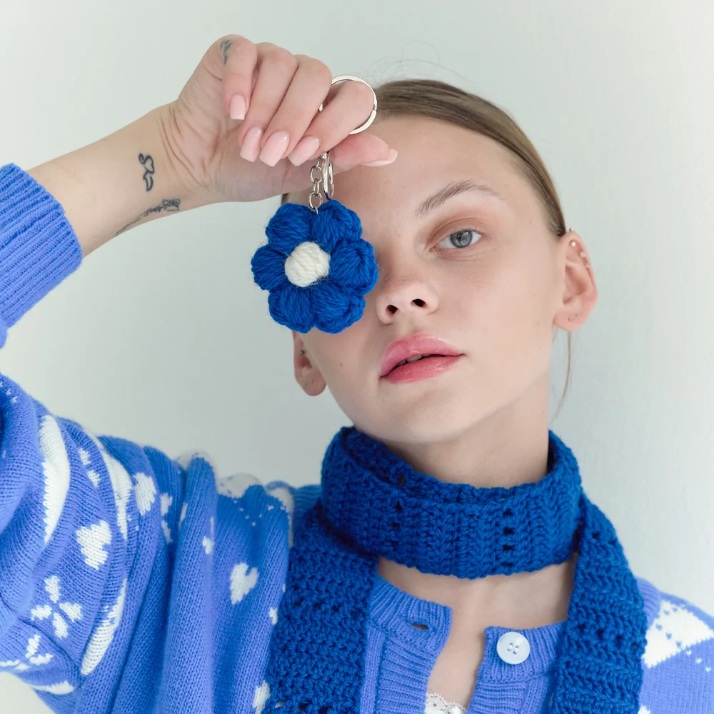 No.190 / Daisy 100% Organic Wool Key Ring _ Blue (花 鉤織 鑰匙扣)