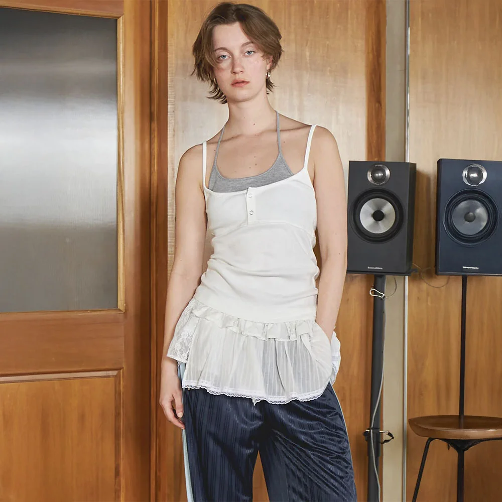 (W) HENLEY NECK LAYERED CAMISOLE (WHITE)