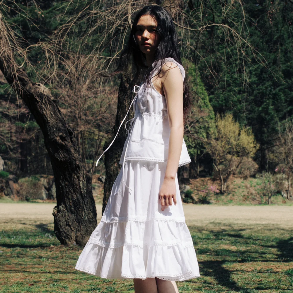 Linen lace trimmed vest (white / gray)
