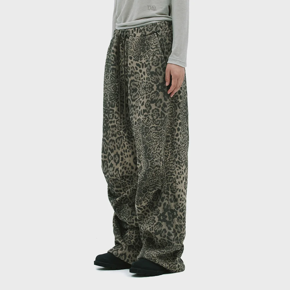 LEOPARD SWEAT PANTS