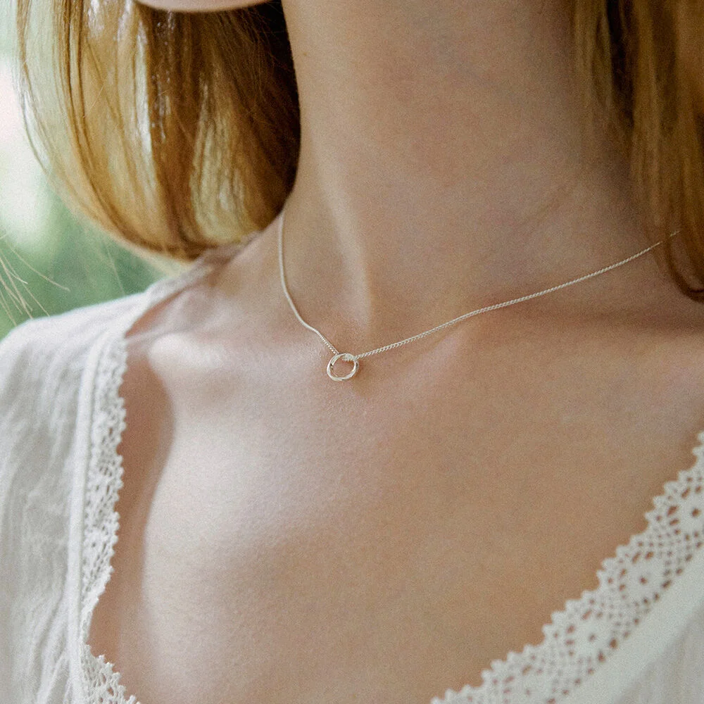 Minimal Curve Necklace. NB1722