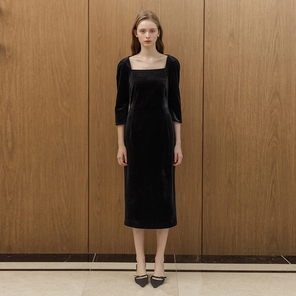 Velvet Square midi Black Dress