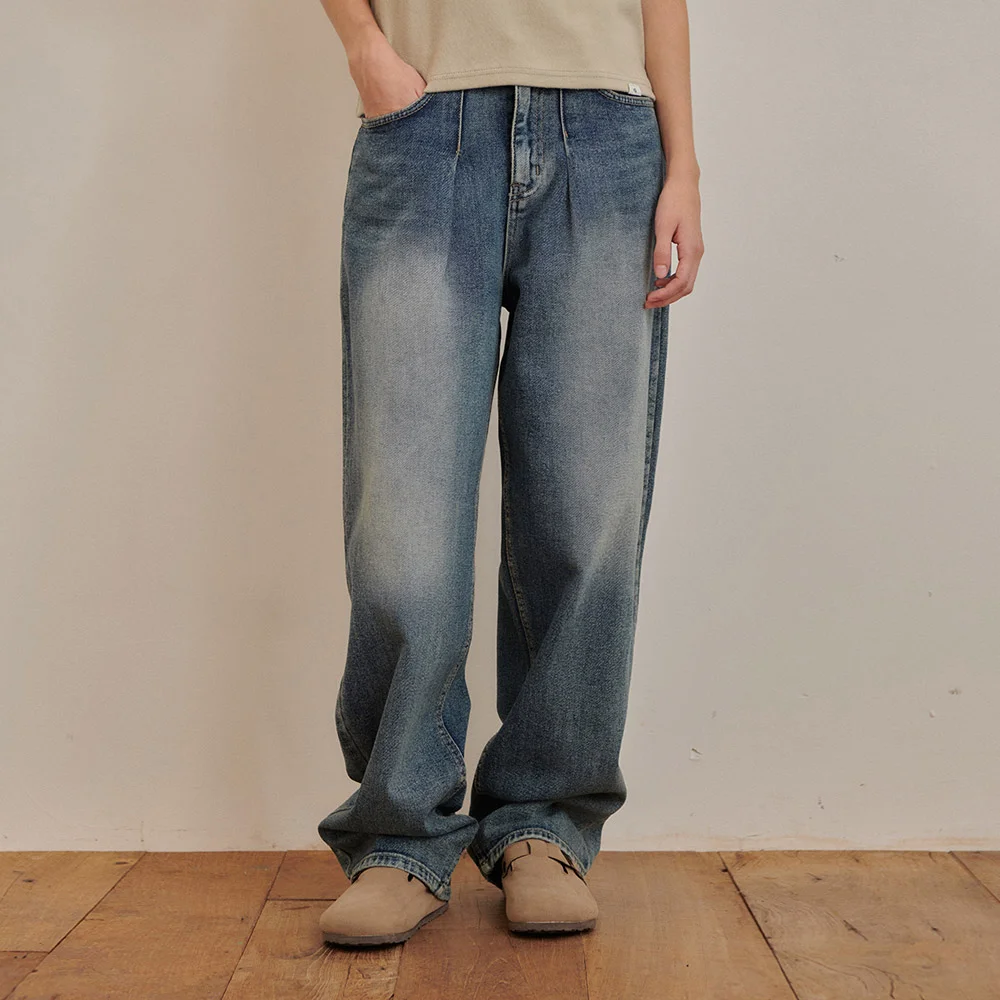 Deloing Jeans
