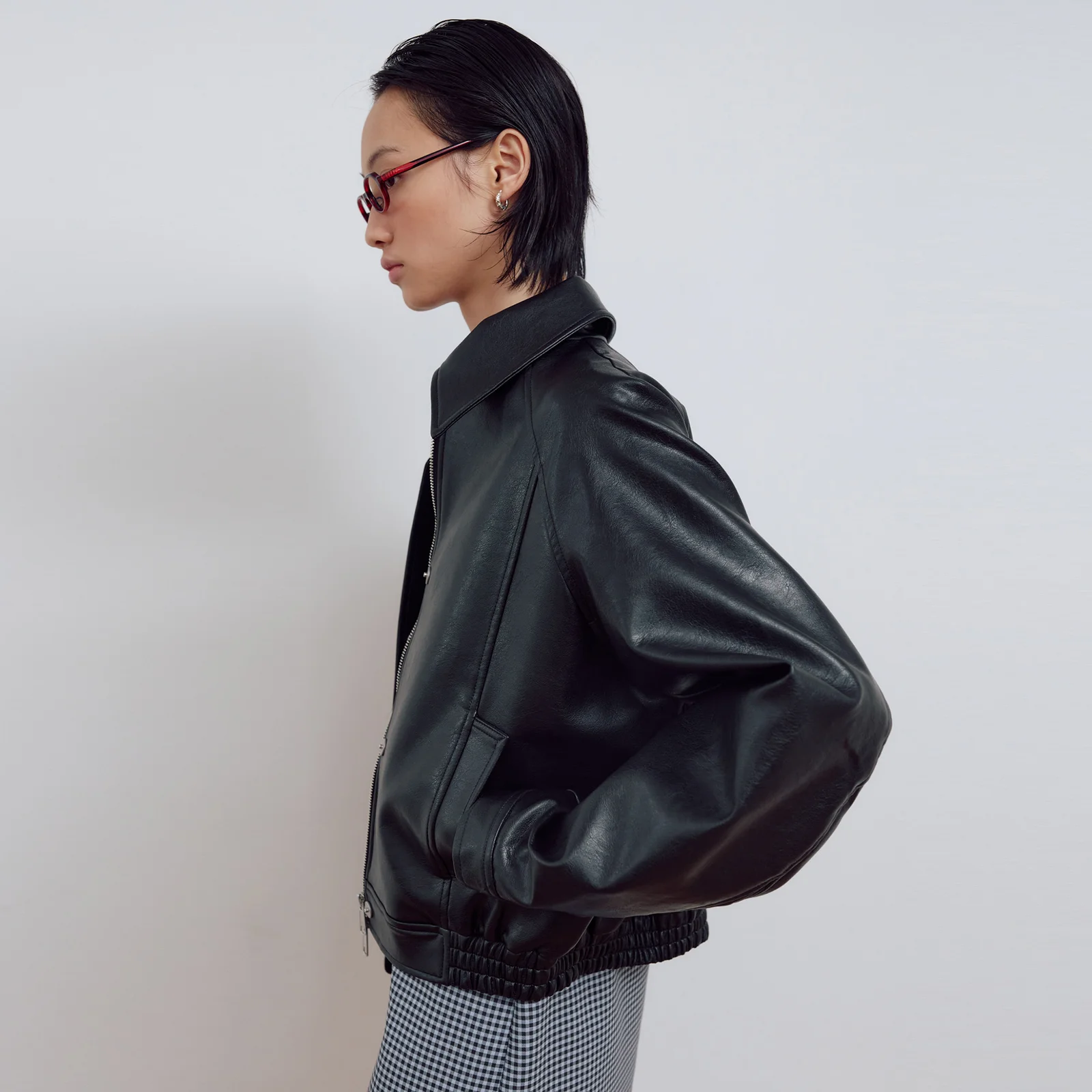 LEATHER PLEATS BOMBER JACKET_BLACK