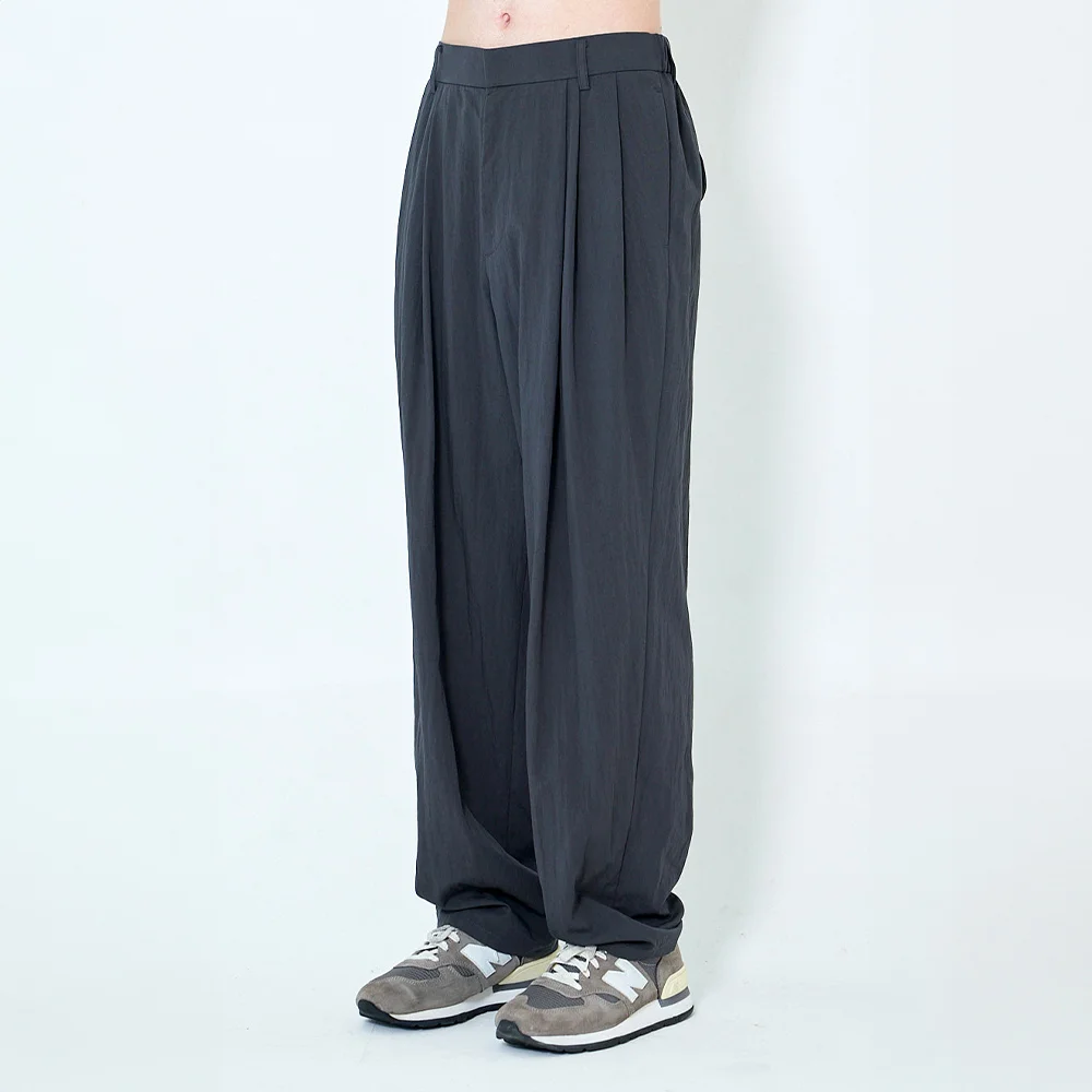Pleated Traveler Pant (Blue Grey)
