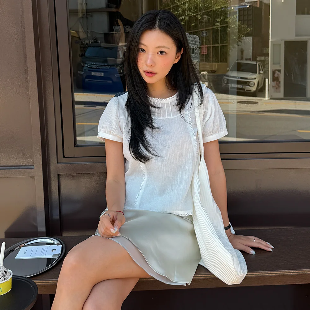 Lace line pintuck soft blouse - white