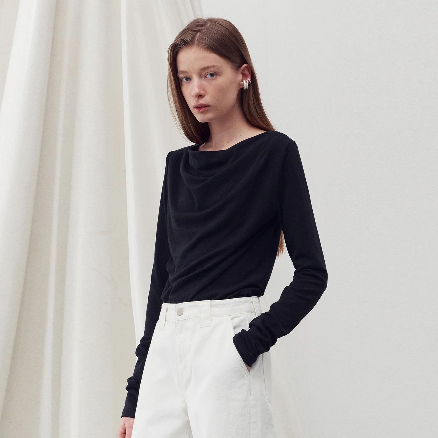 SHIRRING DRAPE LONG SLEEVE TOP