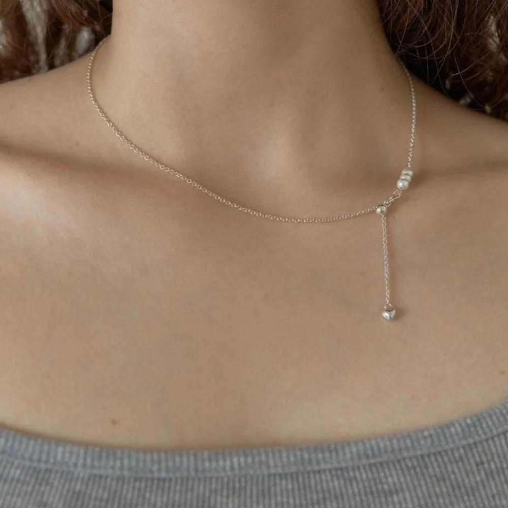 Three pearl drop necklace