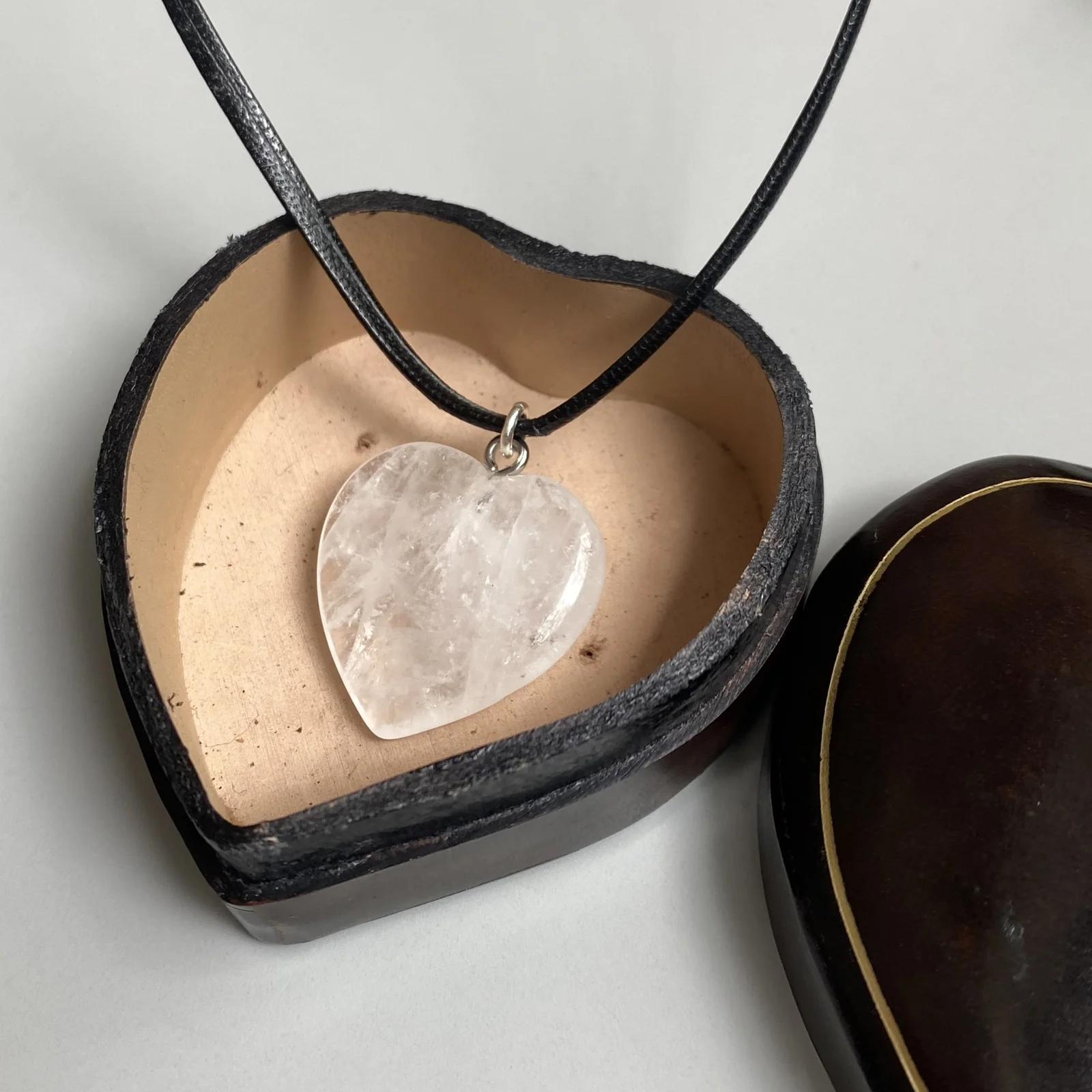 Quartz heart Strap necklace
