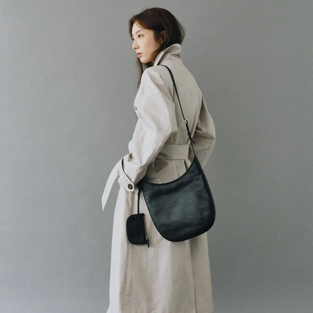MOON BAG (SOFT BLACK)