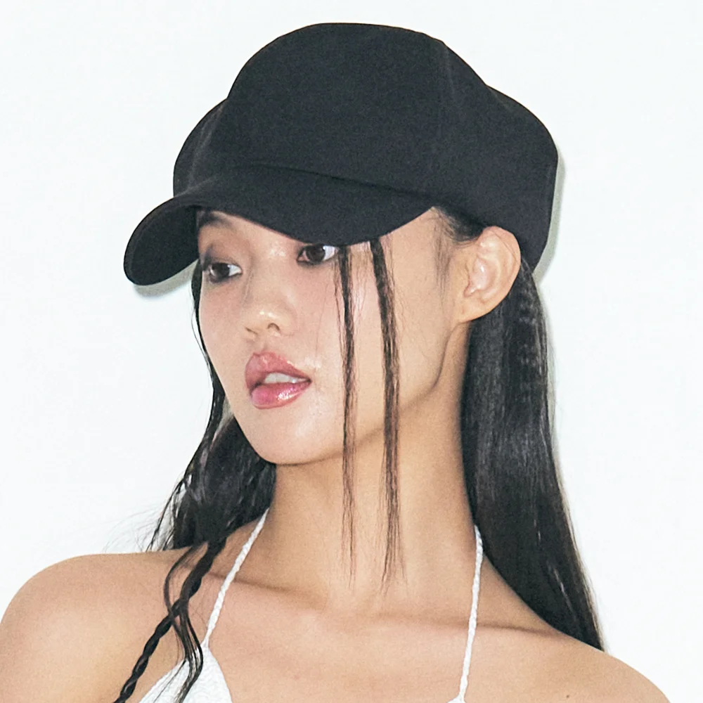 AIRY GLEAM MAGOT HAT IN BLACK