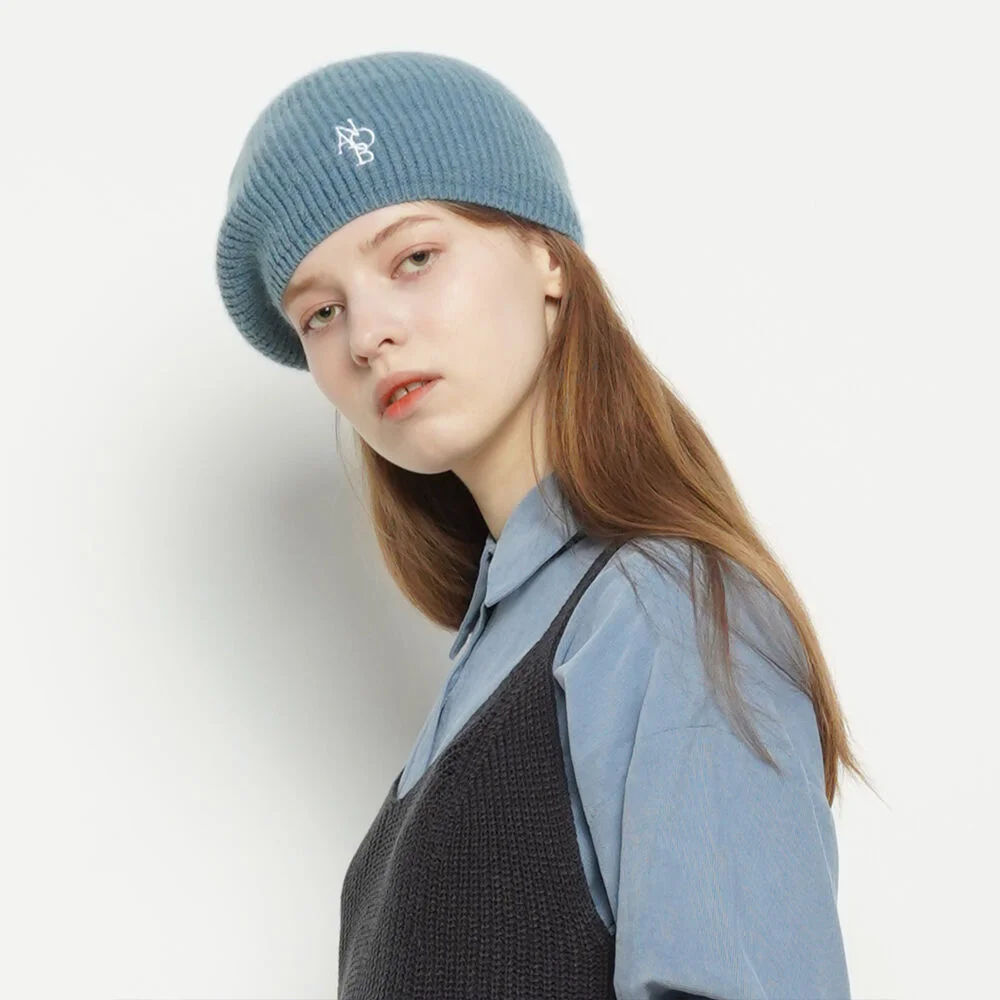MW22 knit beret hat sky