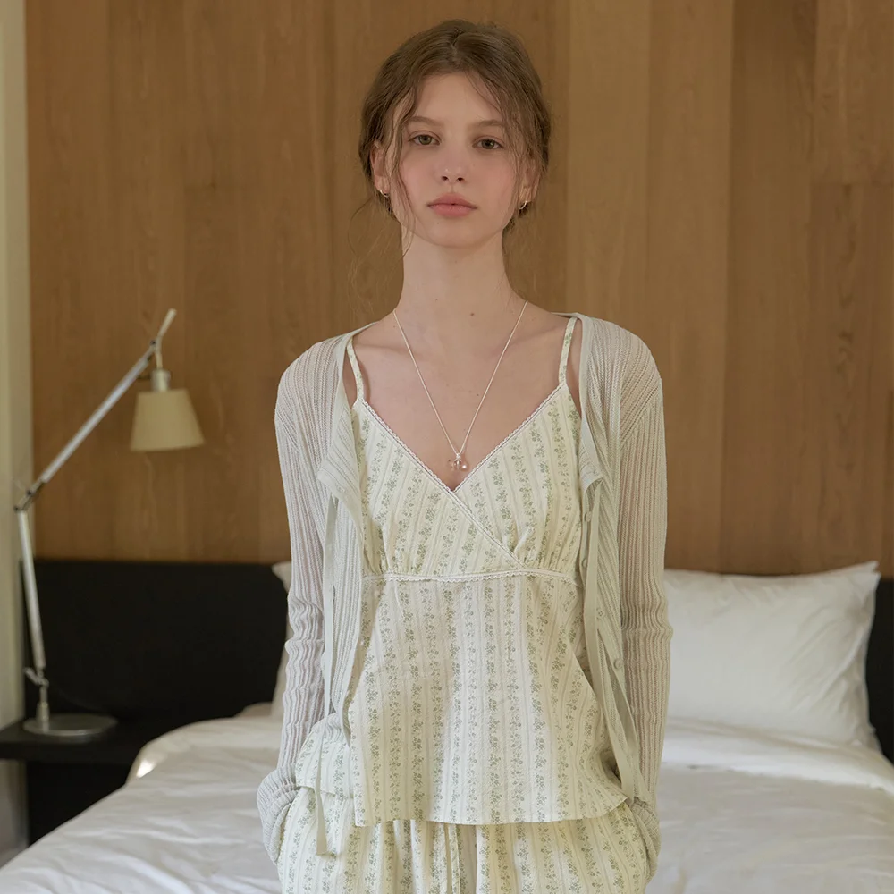 Liv sleeveless blouse (sage)
