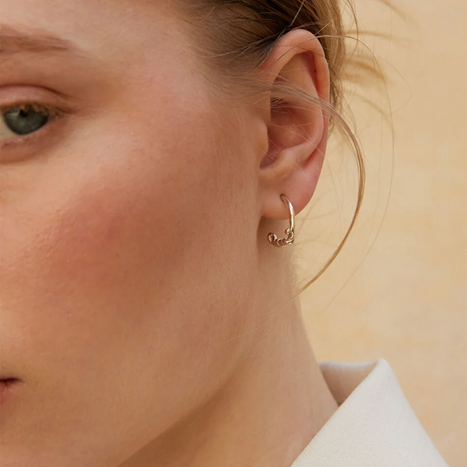 Vine small hoop earrings