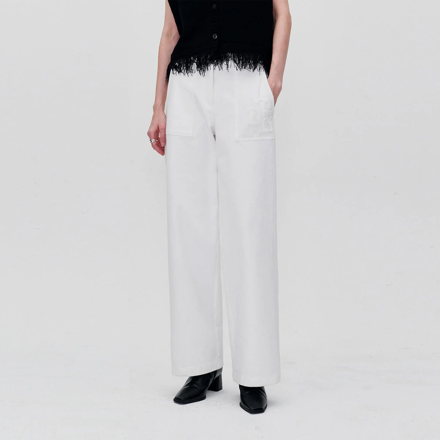 LOGO PATCH POCKET DENIM JEANS