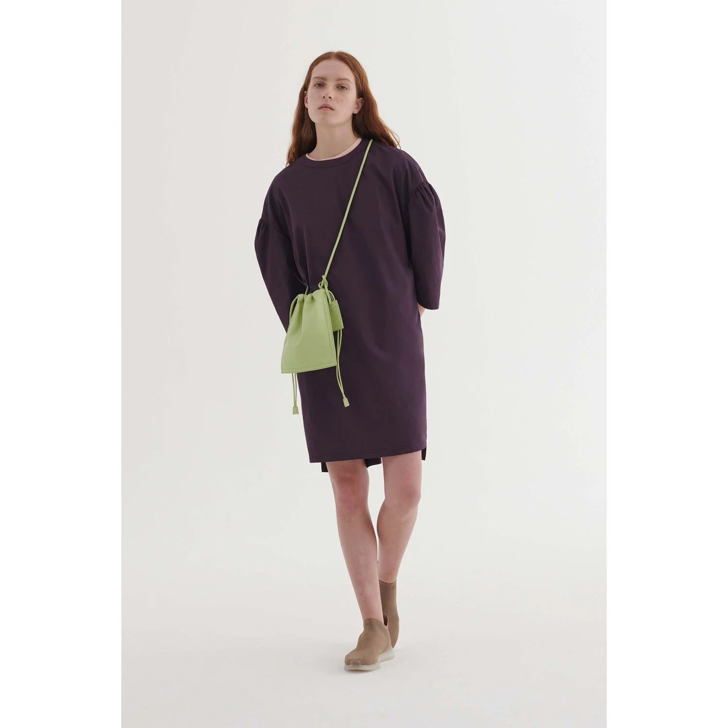 PUFF POPLIN DRESS (DARK PRUNE) 221-CC21CT-233
