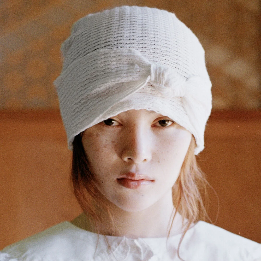TIE KNIT BEANIE IN CREAM