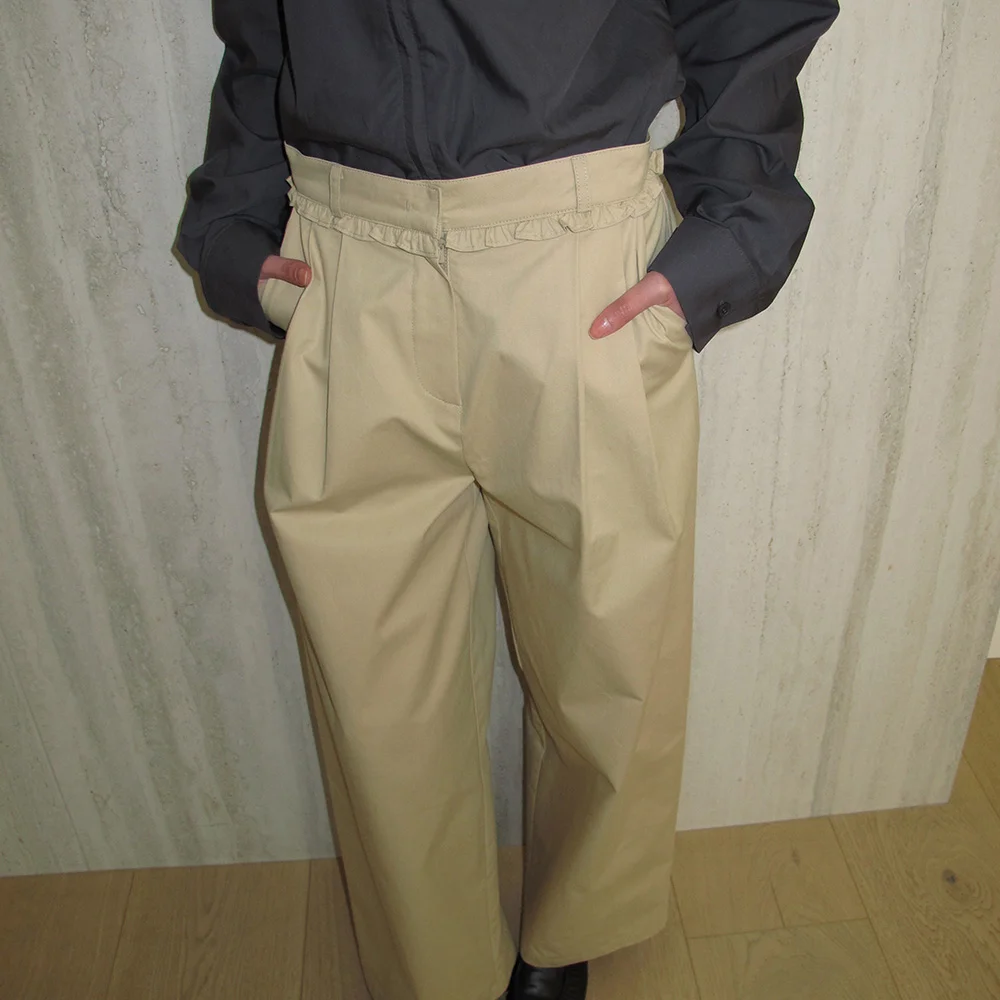 Ripple frill pants (Beige)