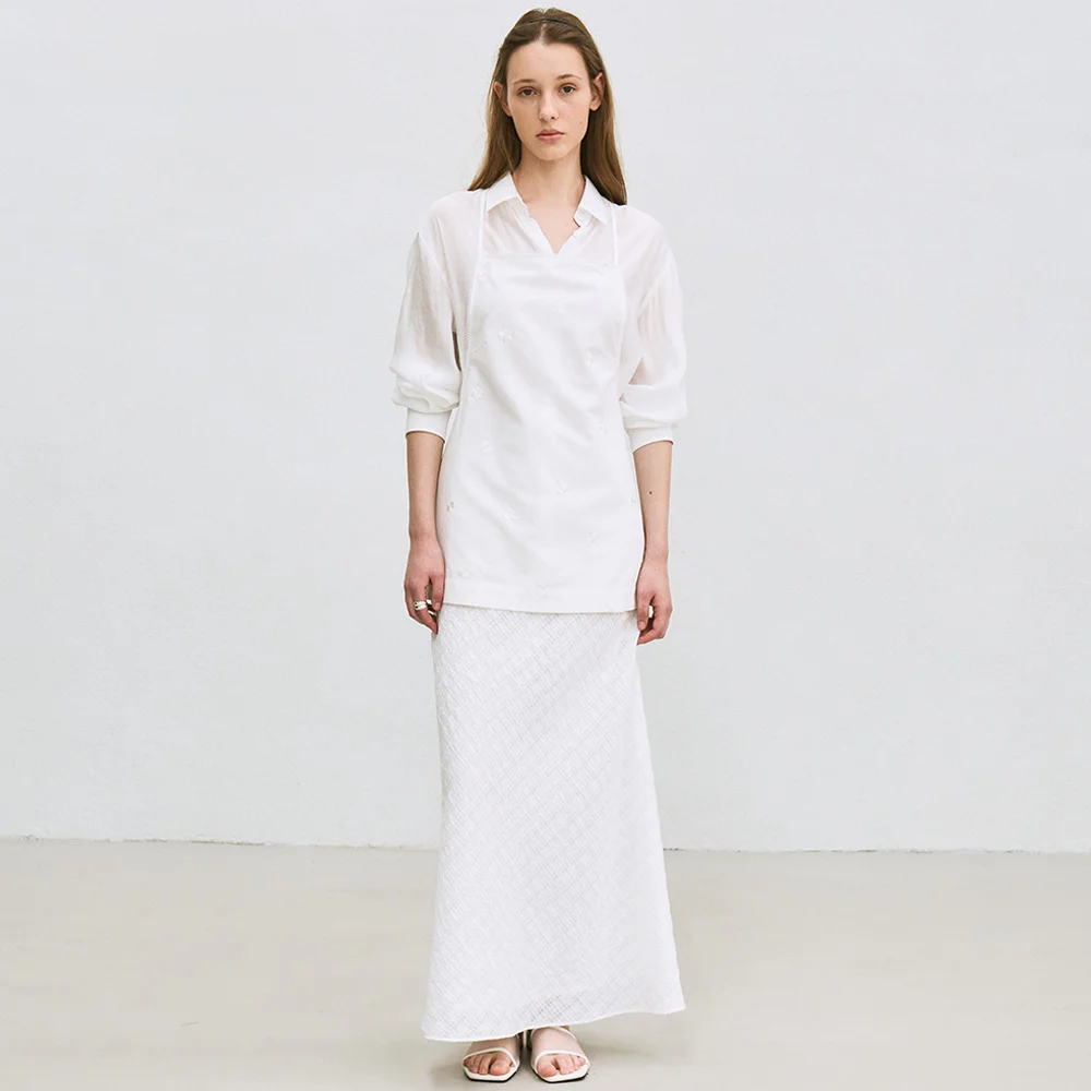 embroidered apron (white)