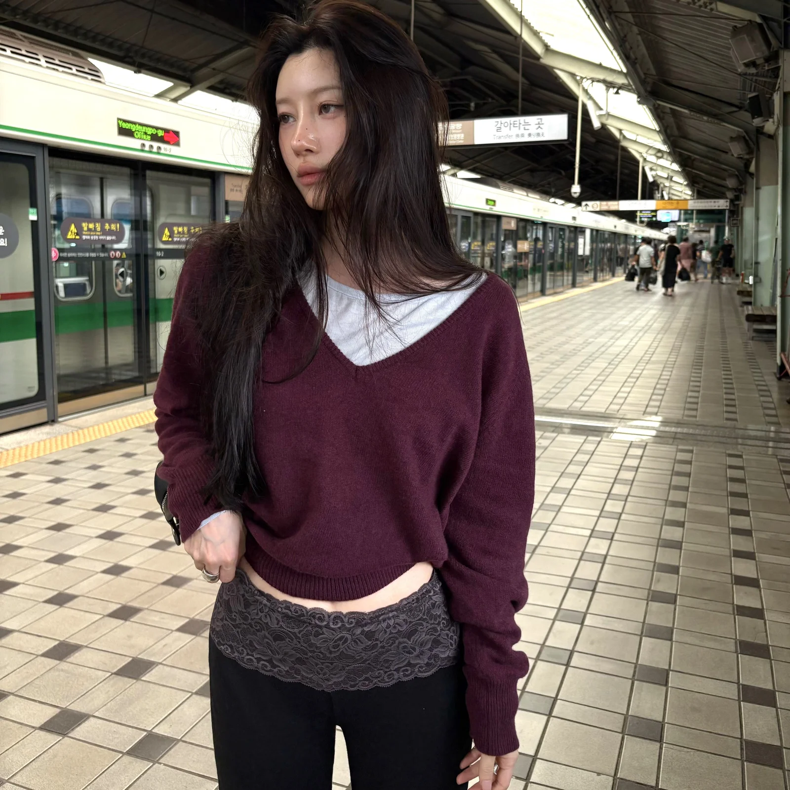 PURE WOOL DEEP V KNIT (DARK PURPLE)