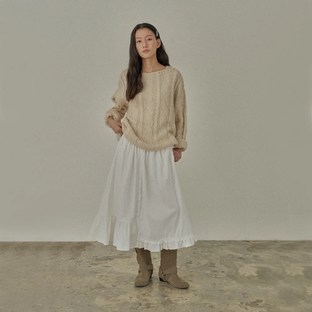 Tenu Boat neck cable Knit - cream