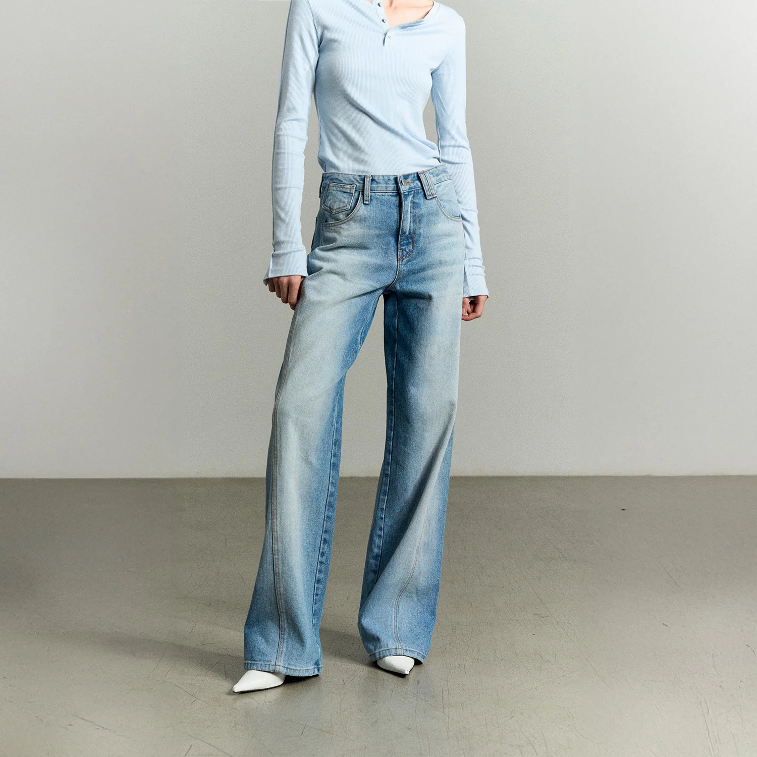 ASYMMETRIC SEAM WASHED DENIM JEAN