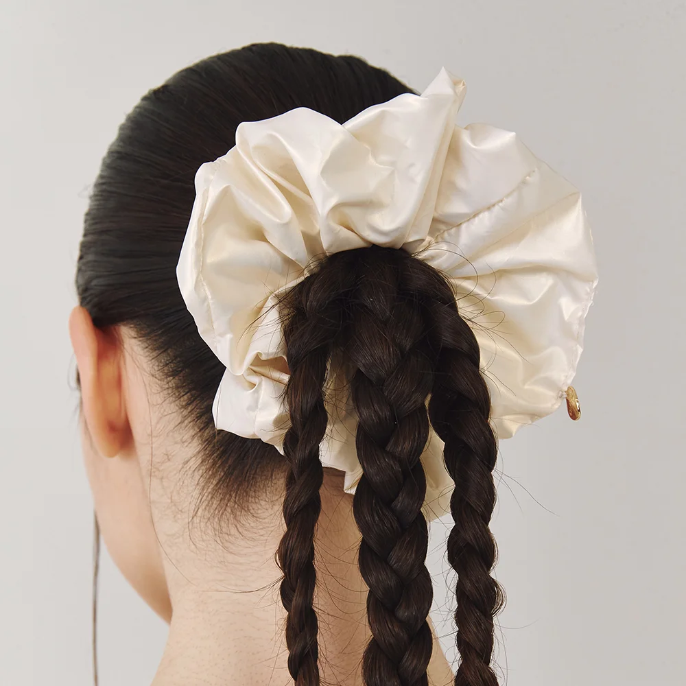 Pearly Scrunchie