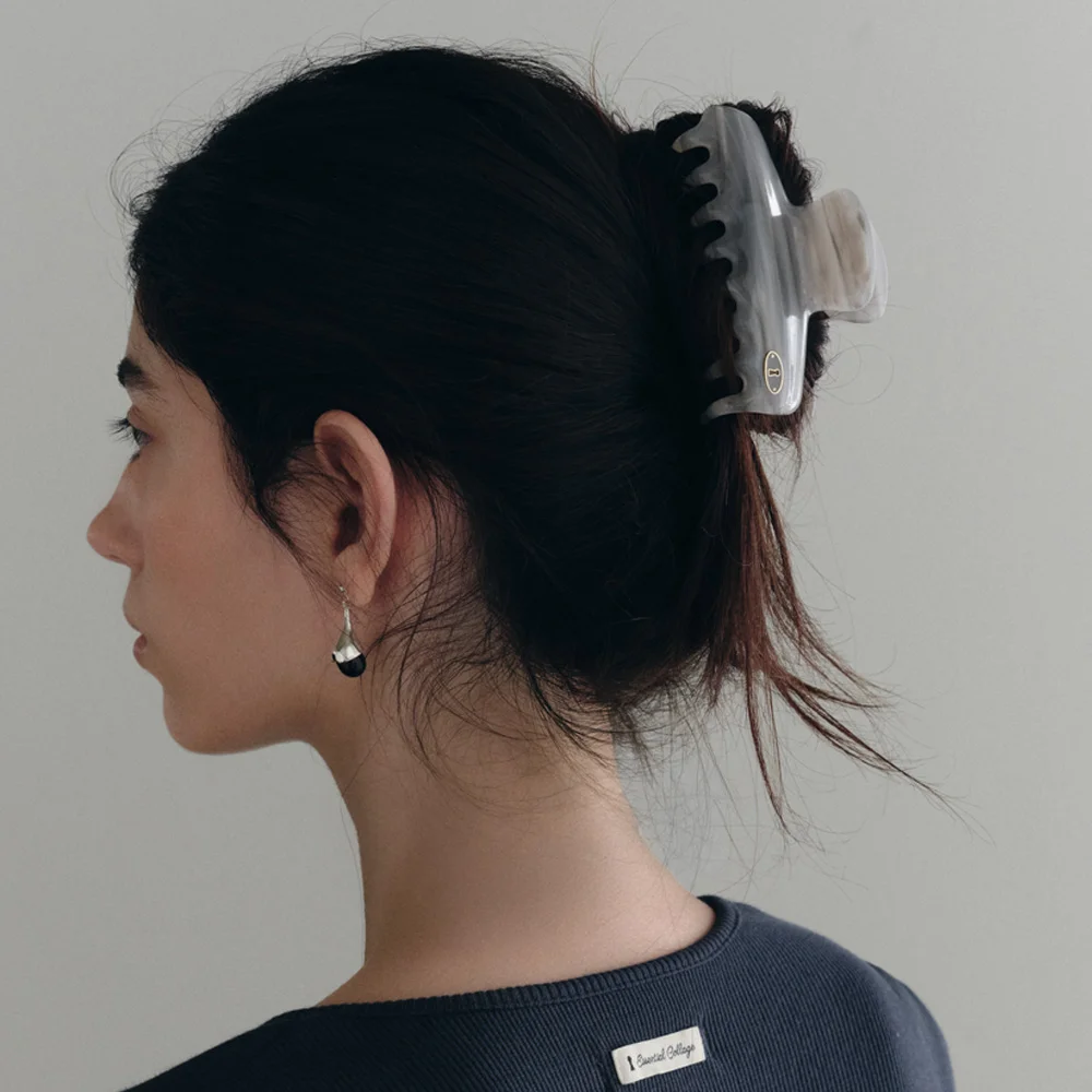 Classy Logo Hair Clip (Gray)
