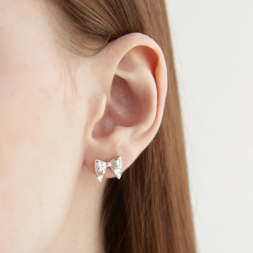 Ribbon earrings