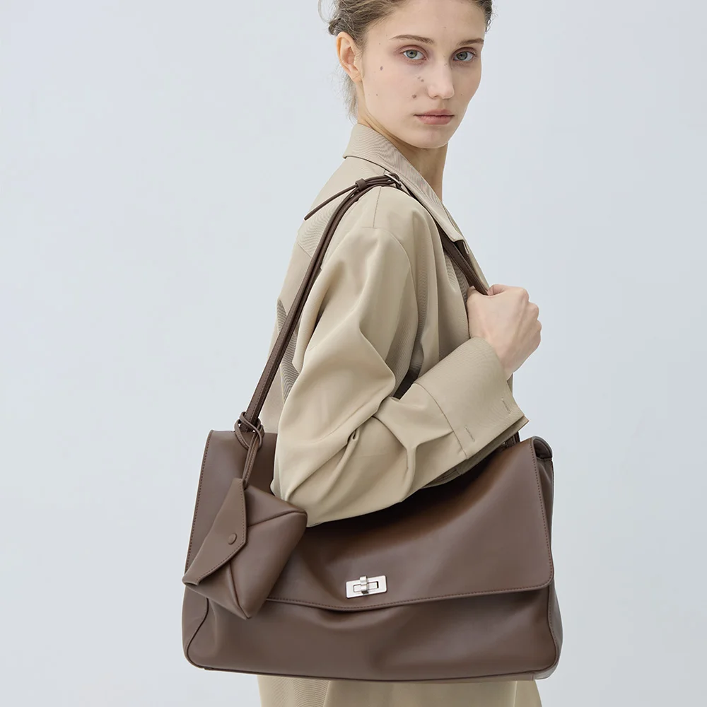 messenger BAG large - brown