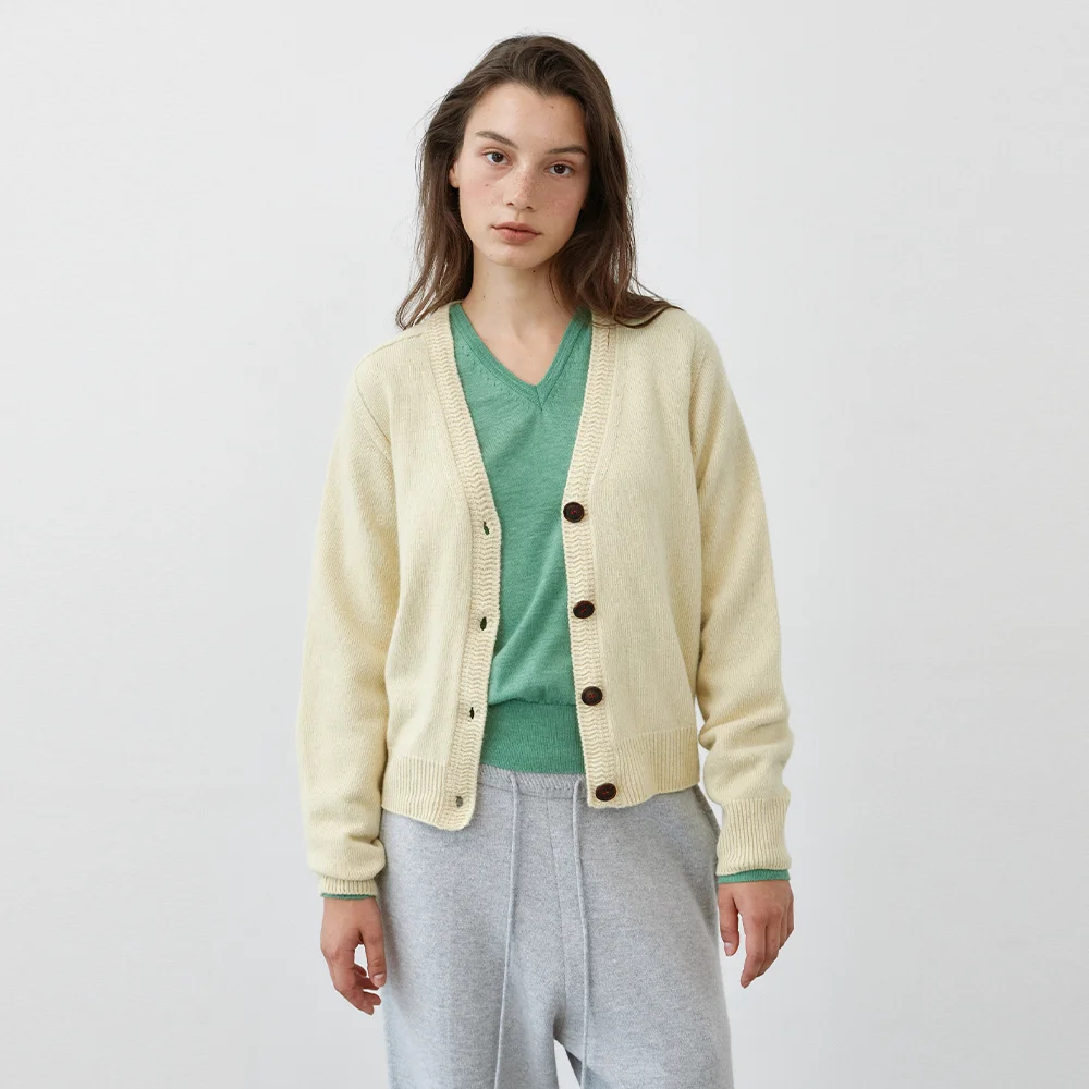 Signature Basic Cardigan (Vanilla)