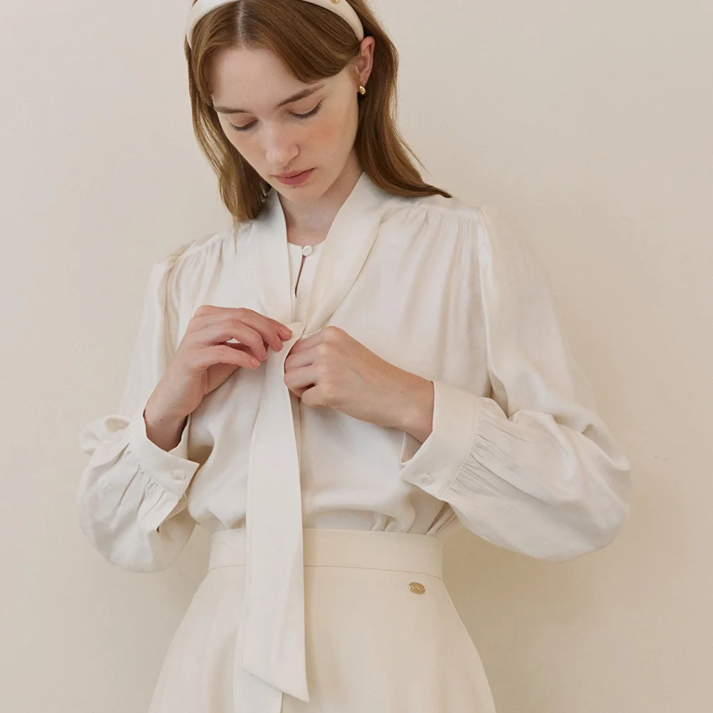 Scarf neck shirring blouse - ivory