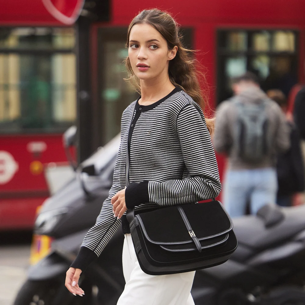 CLASSIC LOGO POST BAG