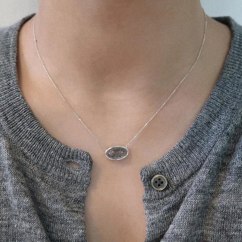 BLACK QUARTZ ELLIPSE NECKLACE