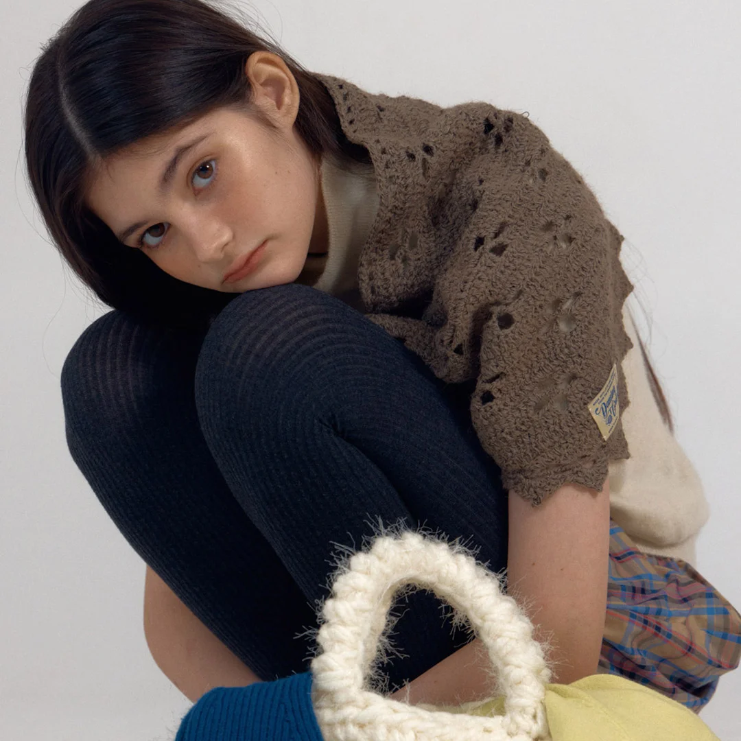WOOLLY FLOWER : BROWN