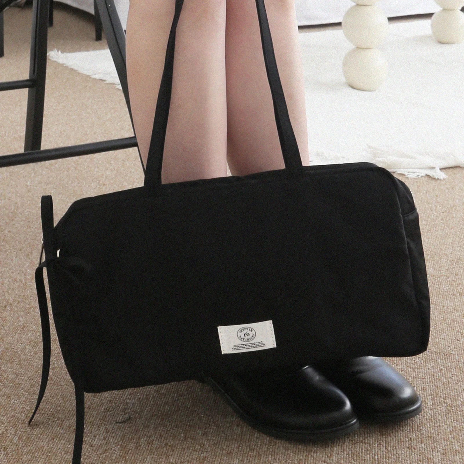Carton bag(紙箱袋) - Black