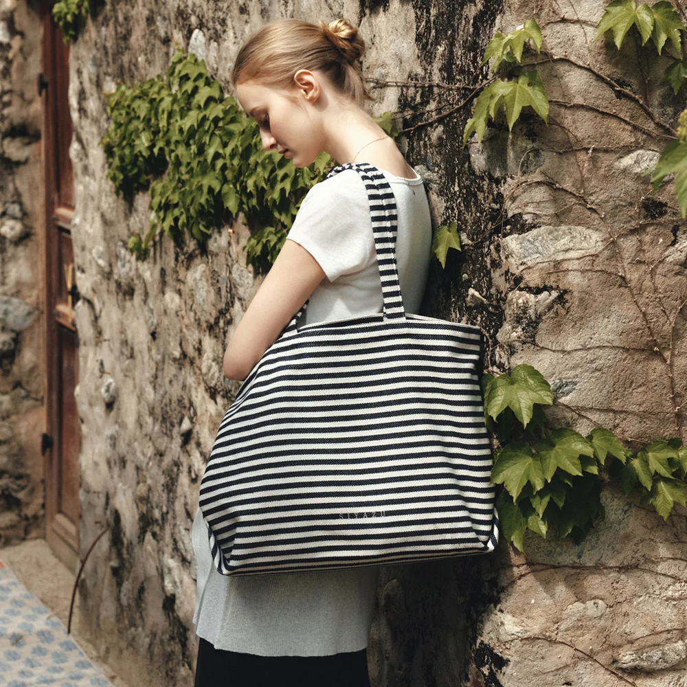 SIAC3130 Mid ST Marine Tote_Navy