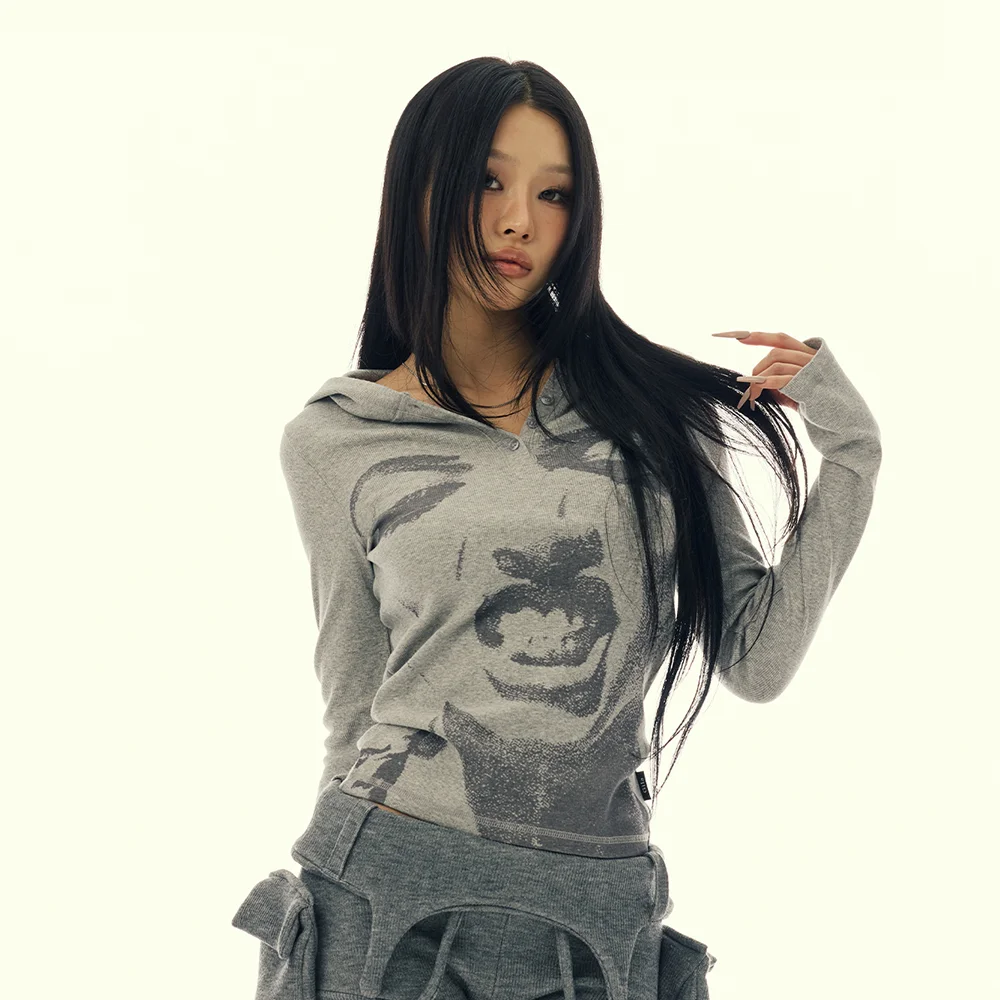 5-BUTTON GRAPHIC THIN HOODED_GREY