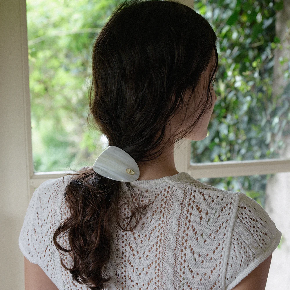 Classy Logo Round Hair Pin (Cream)