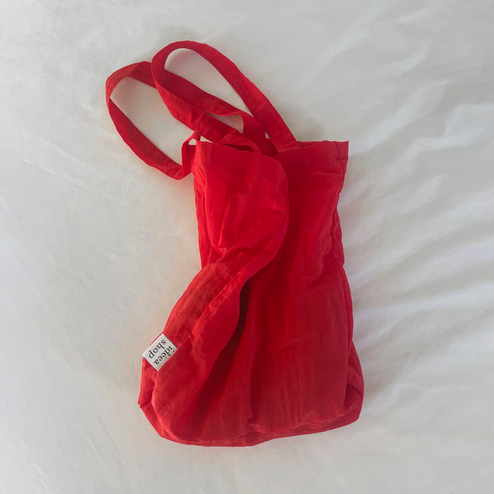 vivid satin bag / red 緞面袋