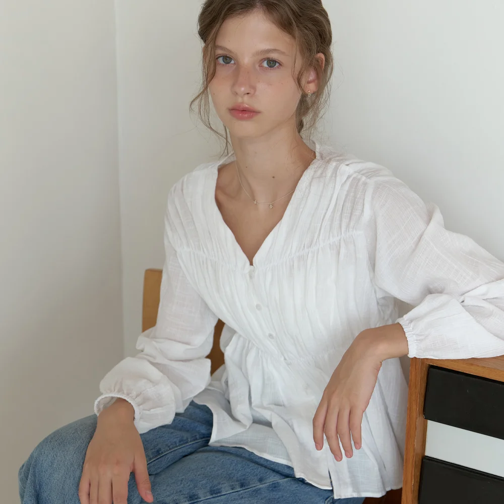 Daria shirring v blouse (ivory)