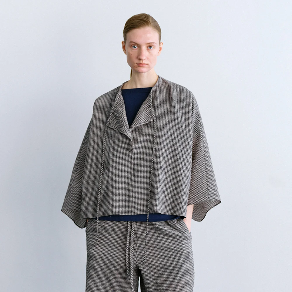 Edin Check Cape in Beige