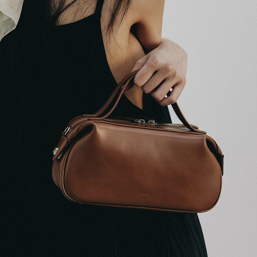 NADEL ZIP TOTE BAG (TAWNY BROWN)