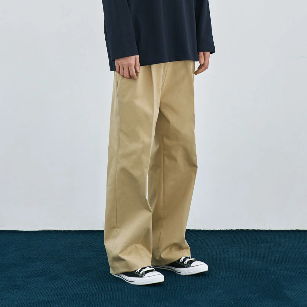 Straight wide two tuck banding chino pants