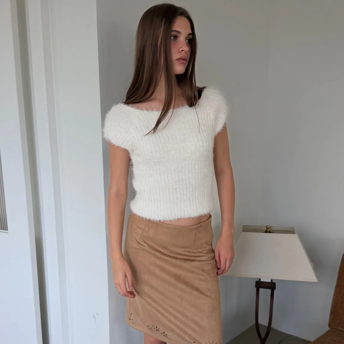 FLUFFY SHORT SLEEVE KNIT (IVORY)